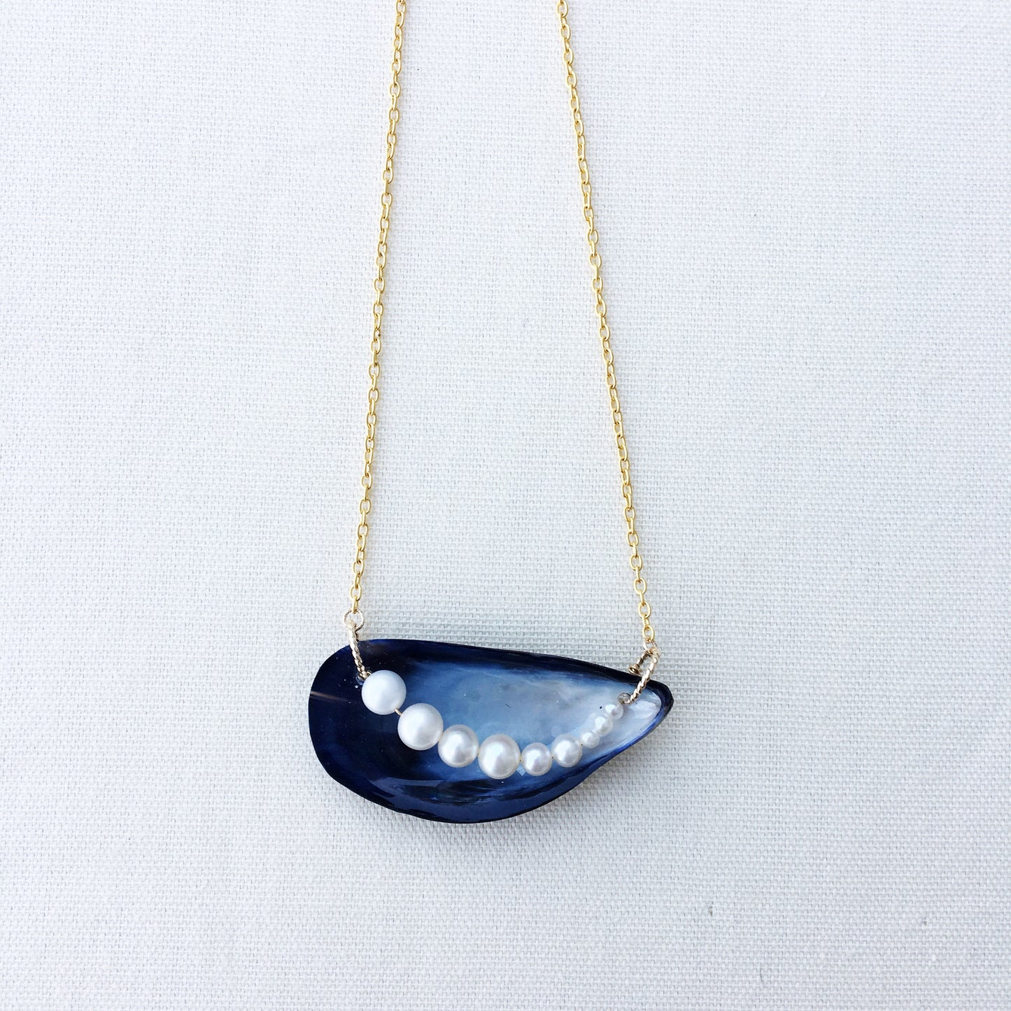 Mussel of Pearls Necklace